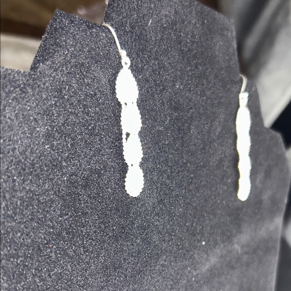 Elegant Silver and White Teardrop Earrings - Picture 3 of 5